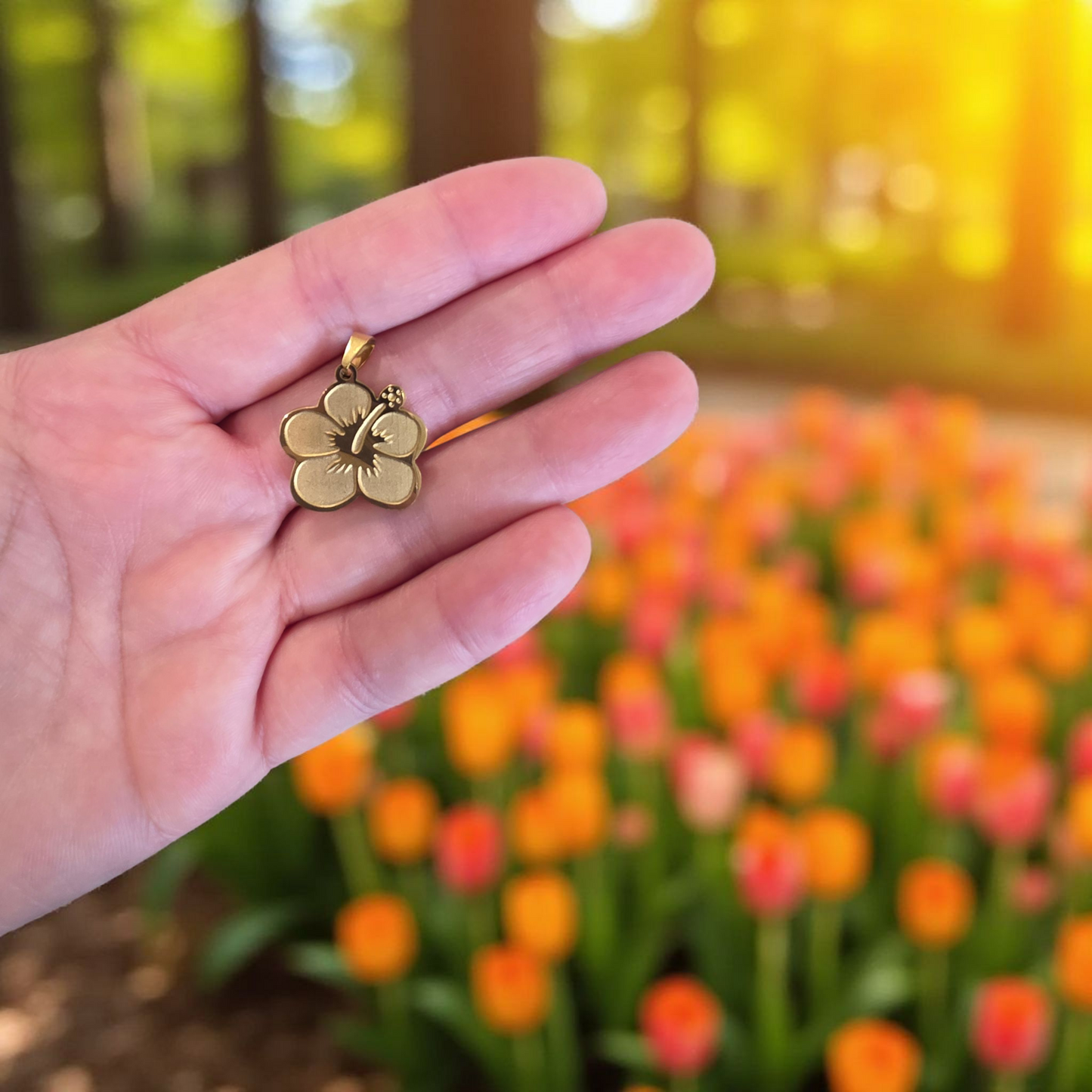 Flor Maga Gold Charm