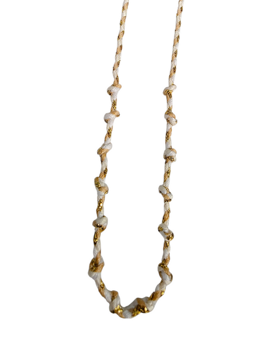Knotted thread